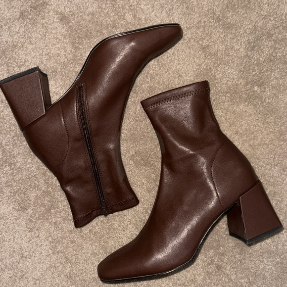 Steve Madden Booties - Picture 8 of 11